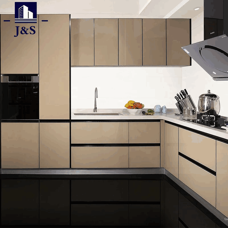 Cum să alegeți și să întrețineți feroneria gri pentru bucătărie pentru o performanță optimă a bucătăriei?